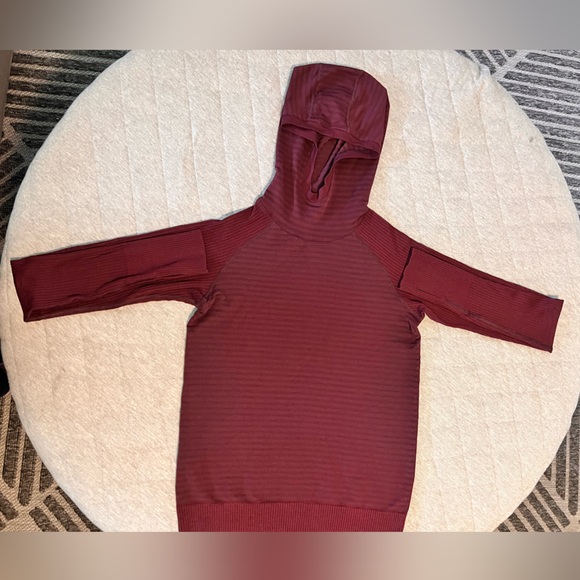 LULULEMON Sz 6 Burgundy Keep the Heat Thermal Running Hoodie Originally $118 - Picture 4 of 10